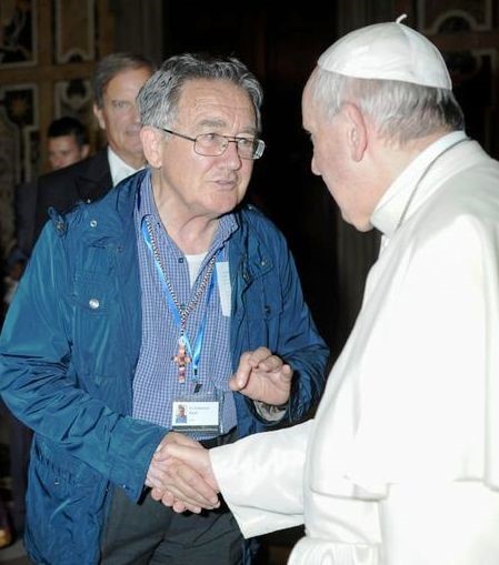 P Pierli MCCJ y Papa Francisco